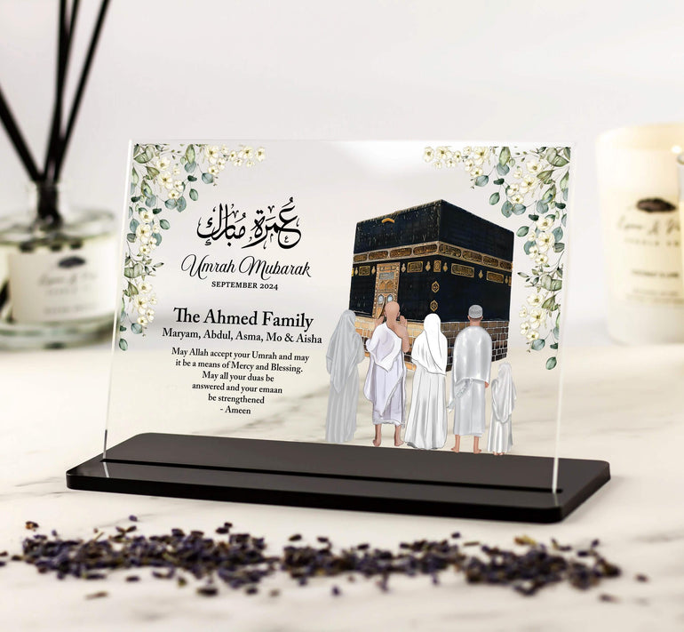 Umrah Gifts Personalised with Names and drawing of people characters, Picture of mum dad children daughter son baby nani nana daughter in law kaaba art duas and blessings quotes from quran